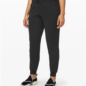 Lululemon joggers on the fly